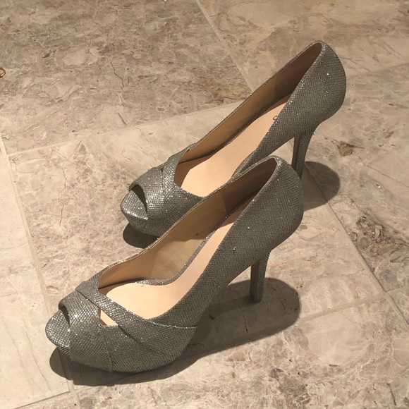 Guess Isila Glitter Silver Platform Pumps - Picture 3 of 4